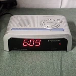 Emerson Research CKS1855 Dual Alarm Clock Radio Am/fm Silver Smartset Digital -s. Fixed Price $24.01.