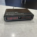 Vintage Model 7-4612A Woodgrain Digital Alarm Clock Radio Am Fm Works. Fixed Price $19.95.
