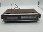 Vintage General Electric Wood Grain Am Fm Alarm Clock Model 7-4630B, Works Great. Fixed Price $21.00.