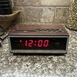 Tozai 1585 Led Digital Alarm Clock Woodgrain Brown Plug-in Quartz Snooze. Fixed Price $15.00.