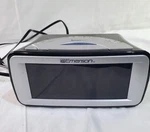 Emerson Dual Alarm Auto Smartset Clock Radio Jumbo Digital Display Model CKS9051. Fixed Price $24.99.