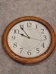 Wall Clock Seiko Sieko Round Wood Display Room 12 Hour Analog Battery Brown. Fixed Price $49.95.