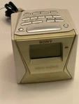 Sony White/green Dream Machine Liv Fm/am Alarm Clock Radio ICF-C143. Fixed Price $13.99.