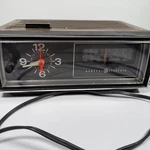 Vtg 1970S General Electric Faux Wood Am/fm Model 7-4545A Clock Radio,. Fixed Price $11.00.