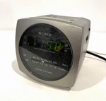 Sony ICF-C160 Silver Dream Machine Cube Digital Alarm Clock Radio Fm/am 2 Bands. Fixed Price $14.54.