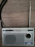 U.s.news & World Report Am-fm 2 Band Portable Radio For Parts Static Only. Fixed Price $12.00.