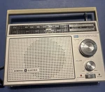 Ge 7-2854A Am Fm Portable Radio Fullytested Works. Handle Is Cracked. Fixed Price $34.98.