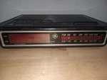 General Electric PB7-4612BKA Vintage Am/fm Clock Radio Rare Dual Volt. Fixed Price $14.99.