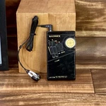 Magnavox Vintage Am/fm Stereo Pocket Radio Thin Model D1650/17 Earbuds Works. Fixed Price $12.00.