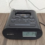 Sony ICF-C05IP Fm Clock Radio Alarm 30-PIN Ipod Iphone Docking Station Black. Fixed Price $19.99.