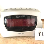 Timex T131S Nature Sounds Alarn Clock Silver Battery Backup New In Box. Fixed Price $7.00.
