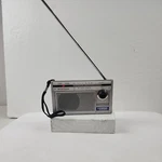 U.s.news & World Report Am-fm 2 Band Portable Radio Working 3 Aa Batteries. Fixed Price $28.66.