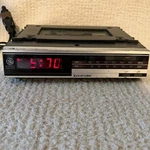 Spacemaker Under Cabinet Am/fm Clock Radio Vintage 7-4217A Silver Gray Works. Fixed Price $21.99.