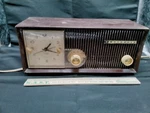 Vintage Motorola 5C22M Clock Tube Am Radio 57 58. Fixed Price $106.68.