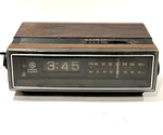 Vintage 7-4305B Flip Clock Radio Woodgrain Tested Working W/ Some Issues. Fixed Price $39.99.