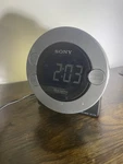 Sony Dream Machine Am/fm Radio Alarm Clock And Ipod Dock ICF-C7IP Silver. Fixed Price $24.00.
